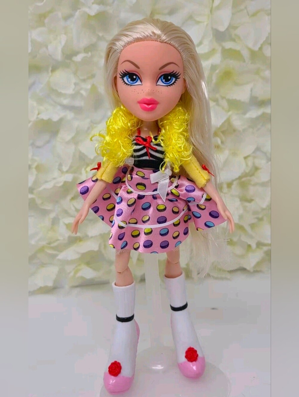 MGA Bratz Selfiesnaps Cloe Doll In Study Abroad Kumi Outfit Tropical Cute